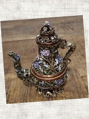 Rucinni Jeweled Mini Teapot